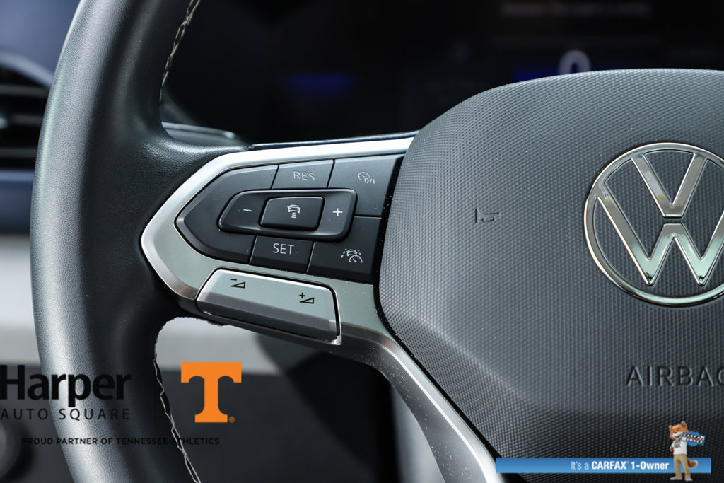 Used 2023 Volkswagen Taos SE w/ Panoramic Sunroof Package FWD image 59