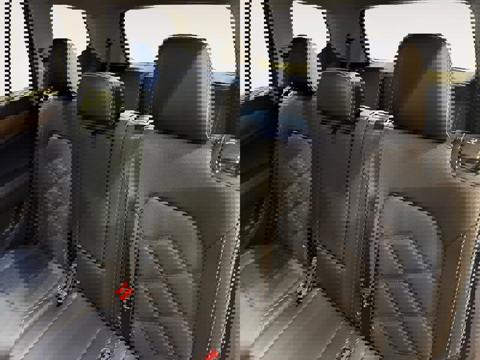 Used 2025 Volkswagen Atlas SE image 14