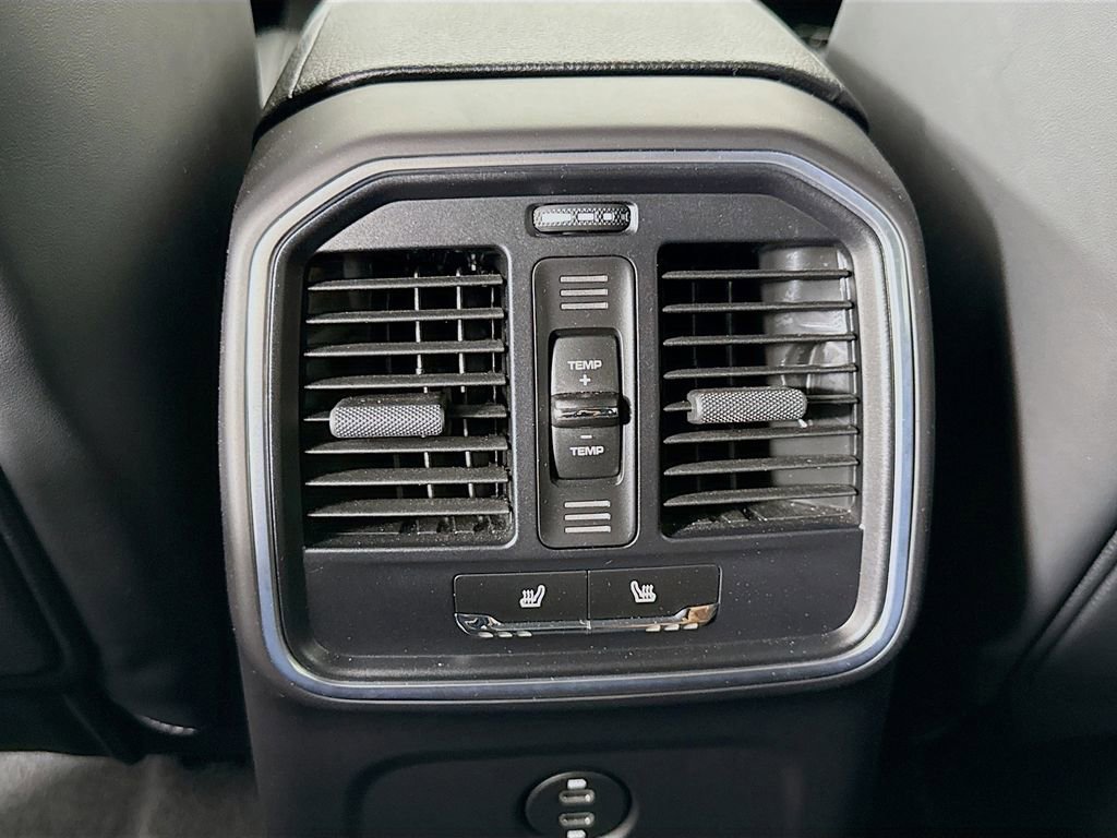 Certified 2024 Porsche Macan image 26