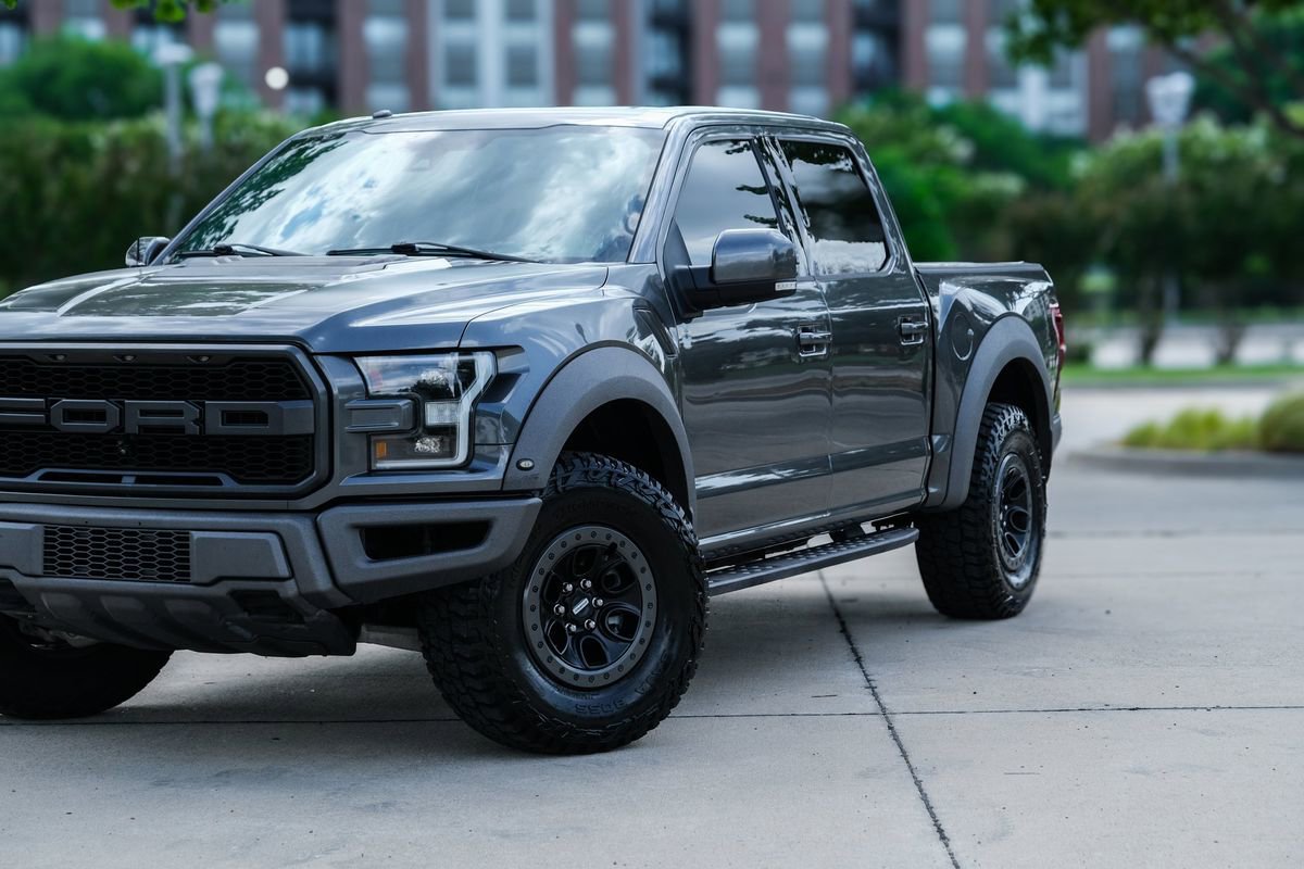 Used 2017 Ford F150 Raptor w/ Equipment Group 802A Luxury AWD/4WD image 9