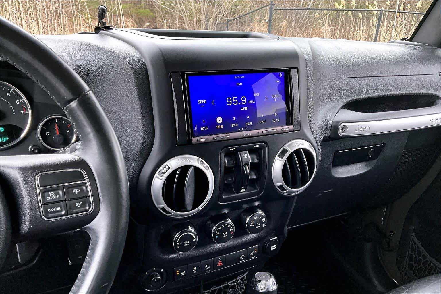 Used 2015 Jeep Wrangler Unlimited Sahara w/ Dual Top Group AWD/4WD image 7