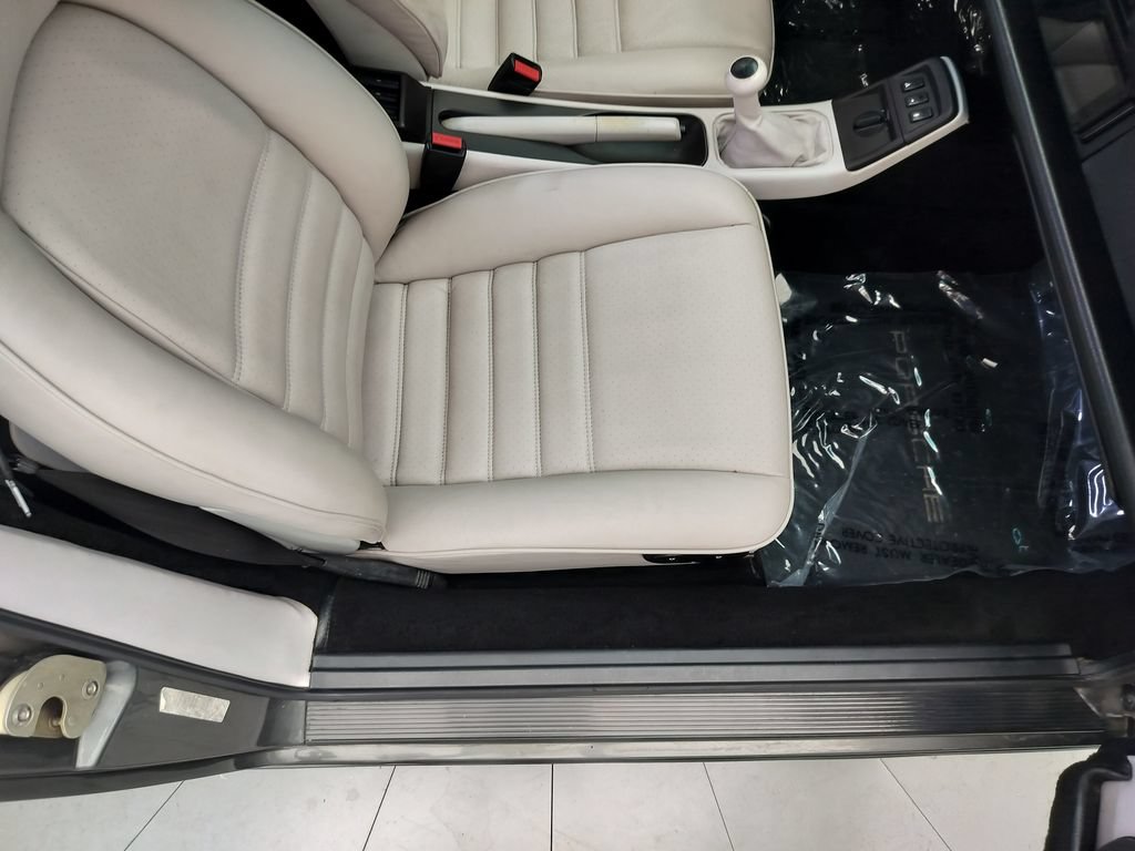 Used 1992 Porsche 911 Carrera RWD image 10