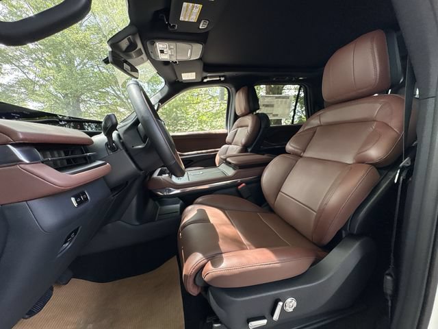 New 2027 Lincoln Navigator Reserve AWD/4WD image 11