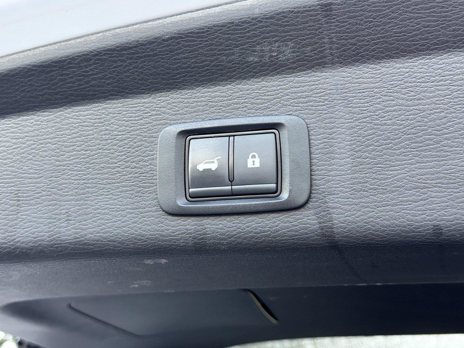Used 2024 Mitsubishi Outlander SE AWD/4WD image 19