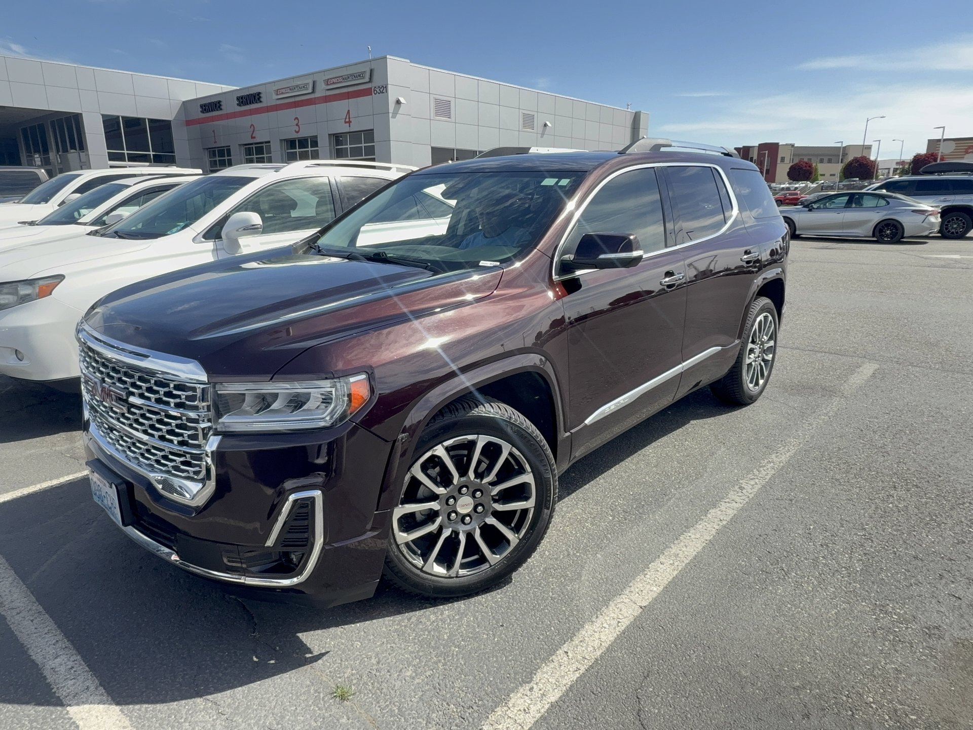 Used 2020 GMC Acadia Denali w/ Trailering Package AWD/4WD image 3
