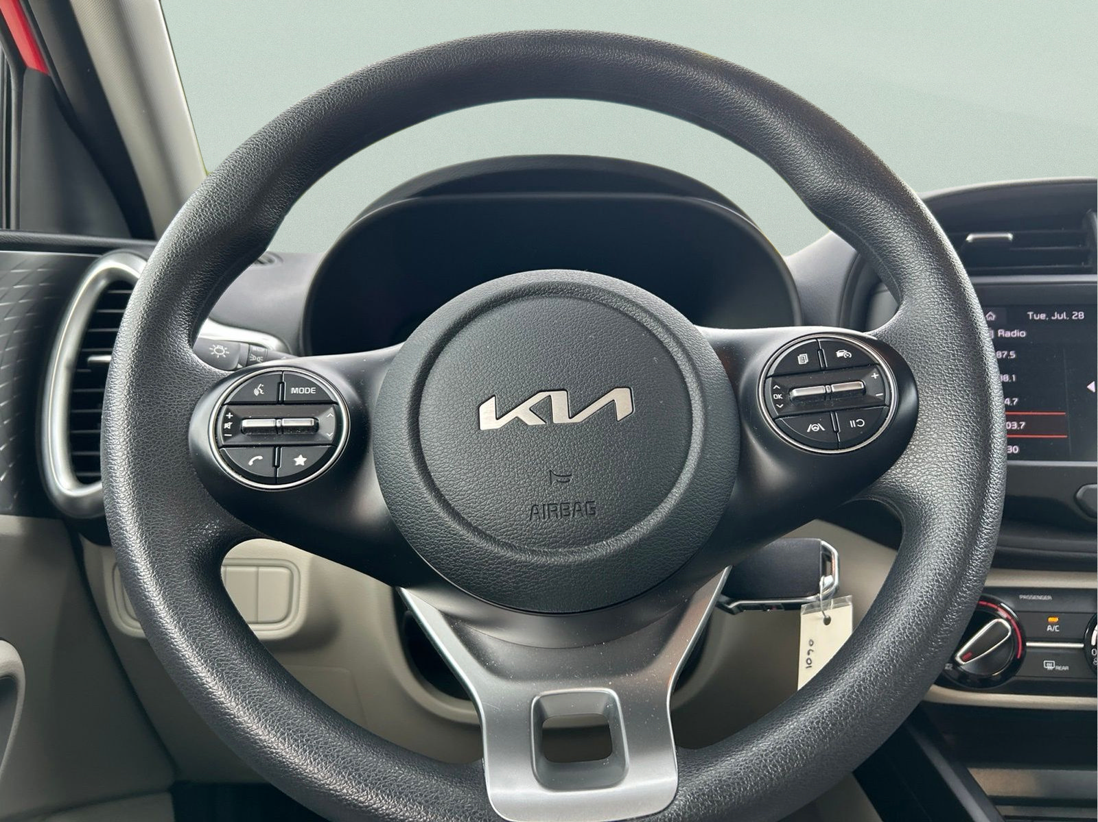 Used 2024 Kia Soul LX w/ Option Group 015 FWD image 23