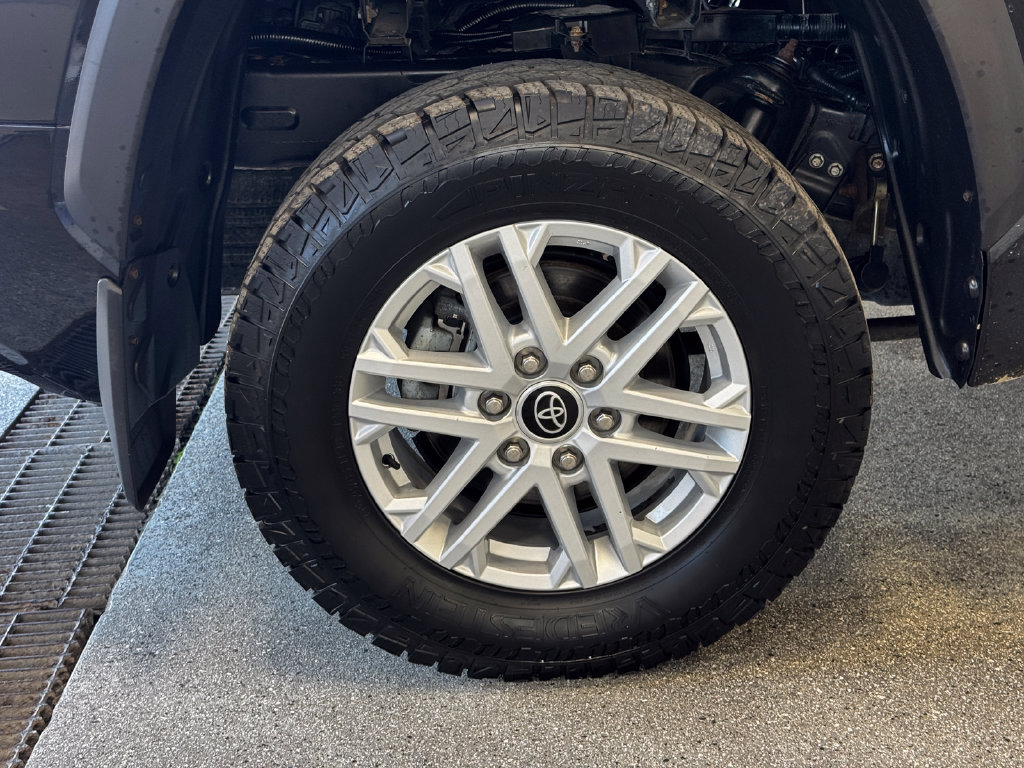 Used 2022 Toyota Tundra SR5 AWD/4WD image 24