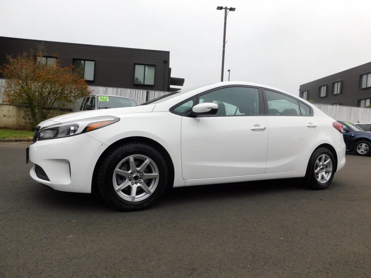 Used 2017 Kia Forte LX image 4