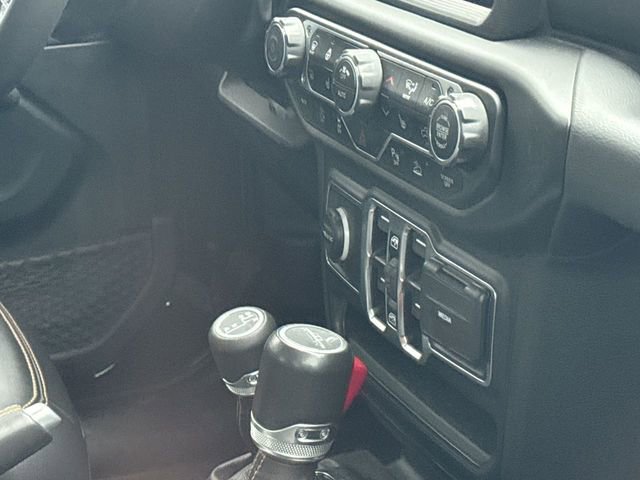 Used 2023 Jeep Gladiator Overland image 16