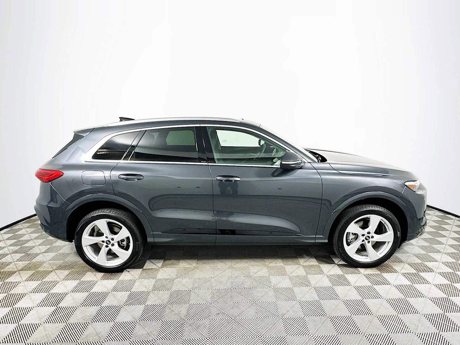 New 2025 Audi Q5 Premium Plus image 8