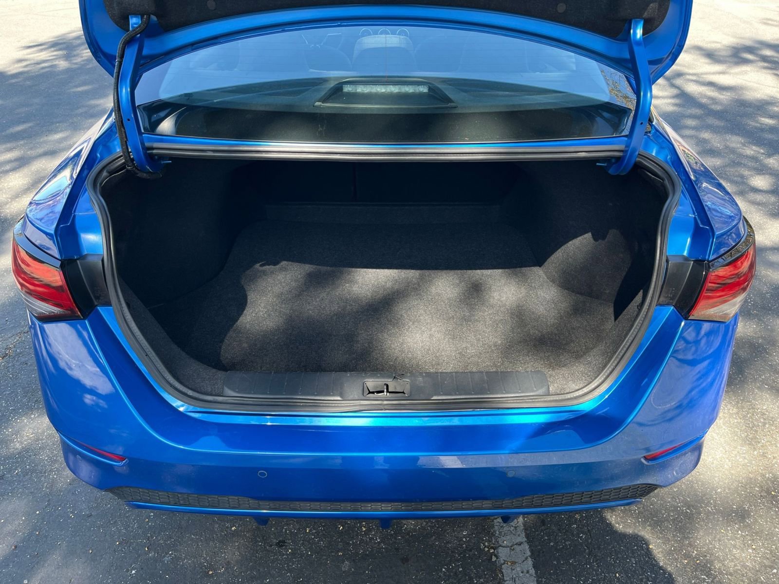 Used 2025 Nissan Sentra SV FWD image 30