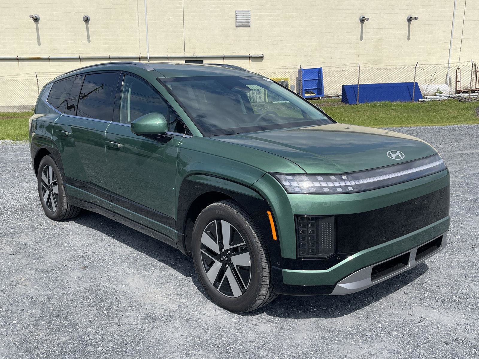 New 2026 Hyundai Ioniq 9 SEL image 2