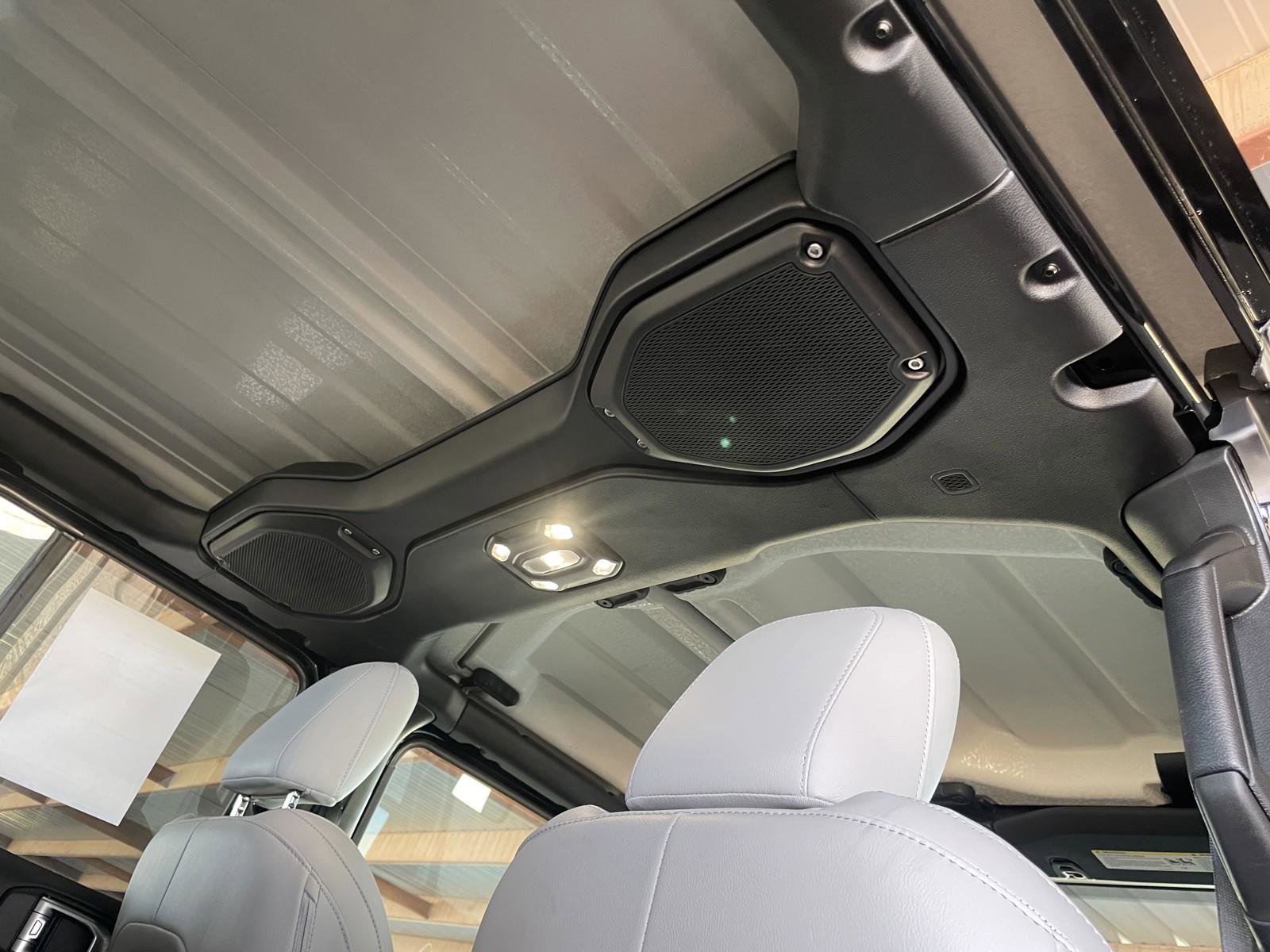 Used 2023 Jeep Gladiator Overland image 37