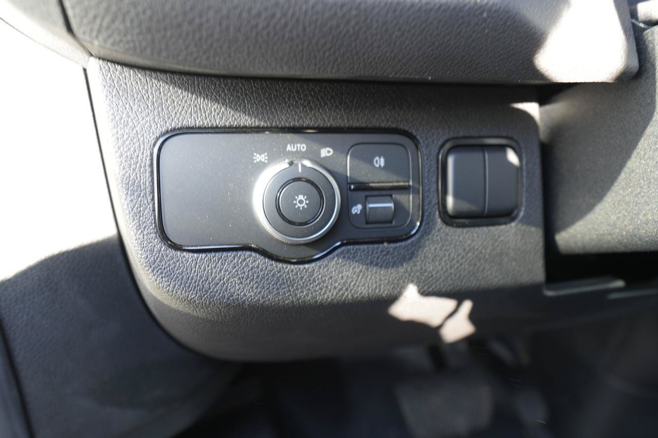 Used 2024 Mercedes-Benz Sprinter 2500 image 15