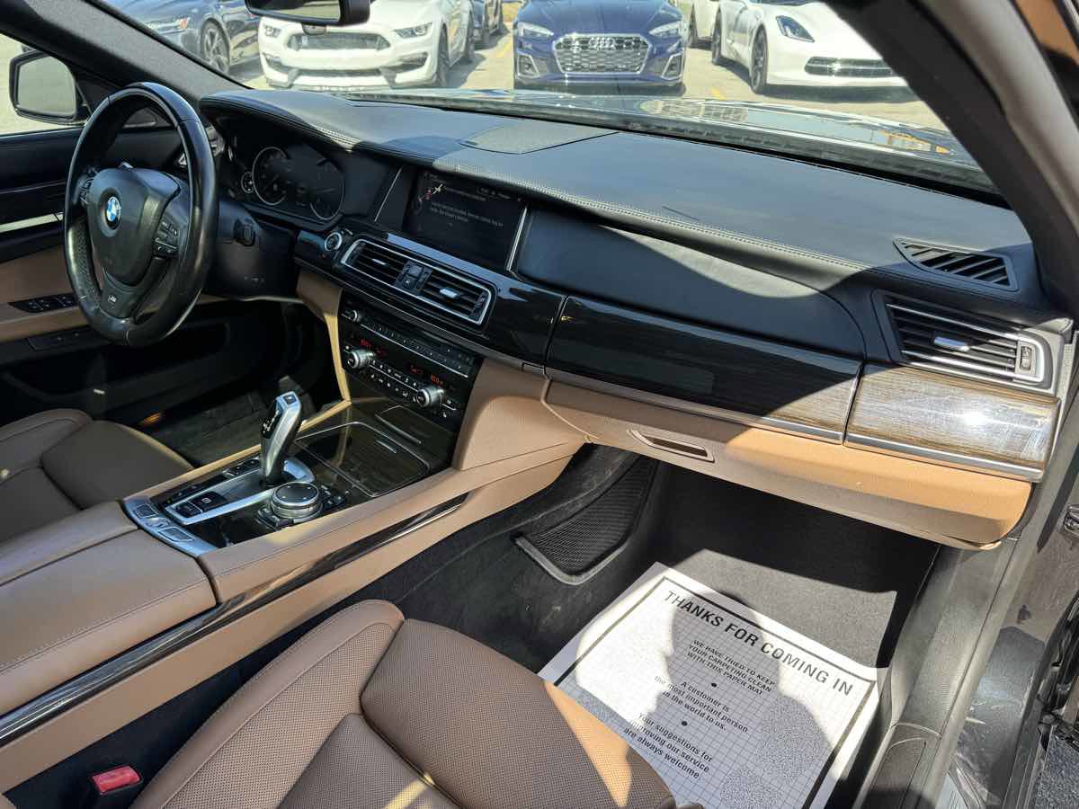 Used 2015 BMW 740Li image 31