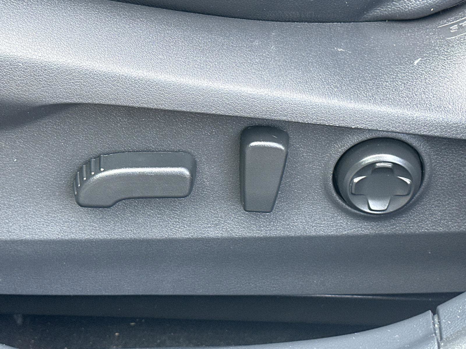 Used 2023 Subaru Outback Touring XT image 11