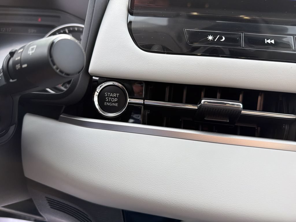 New 2026 Mitsubishi Outlander SE AWD/4WD image 21