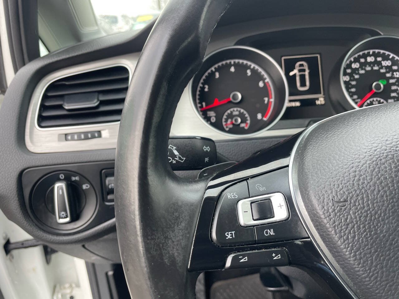 Used 2016 Volkswagen Golf S FWD image 26