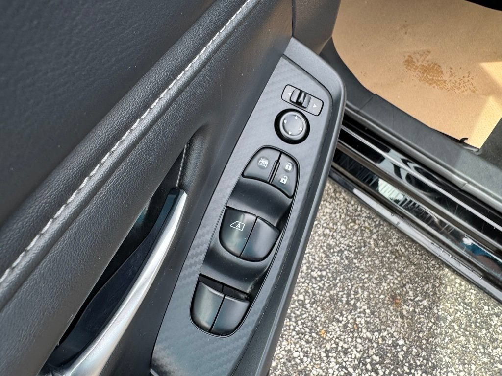 Used 2025 Nissan Sentra SV FWD image 10