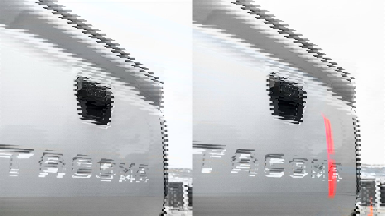 Used 2024 Toyota Tacoma TRD Off-Road image 14