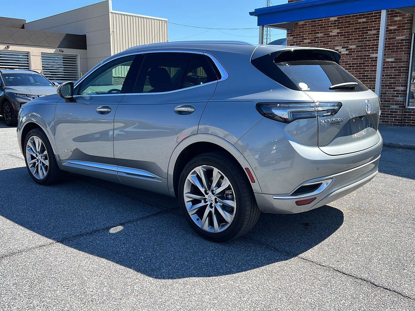 Used 2023 Buick Envision Avenir image 3