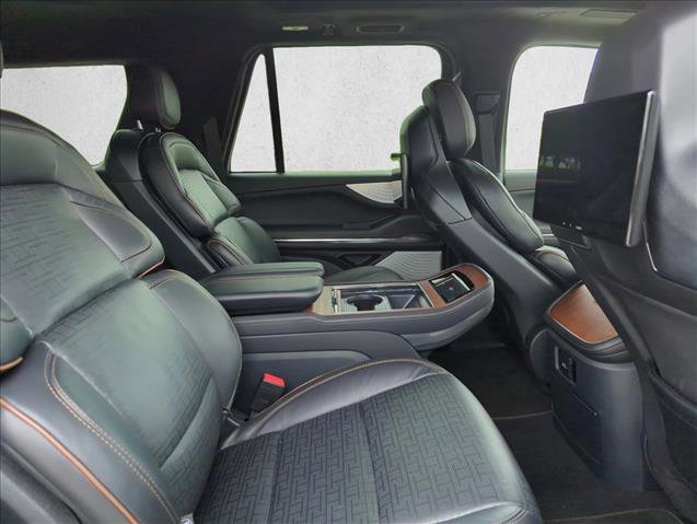 Used 2025 Lincoln Navigator L Black Label AWD/4WD image 21