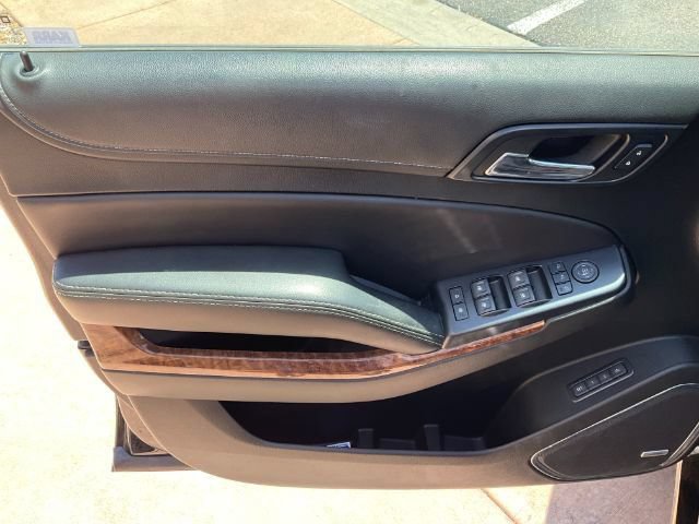 Used 2018 Chevrolet Suburban Premier AWD/4WD image 12