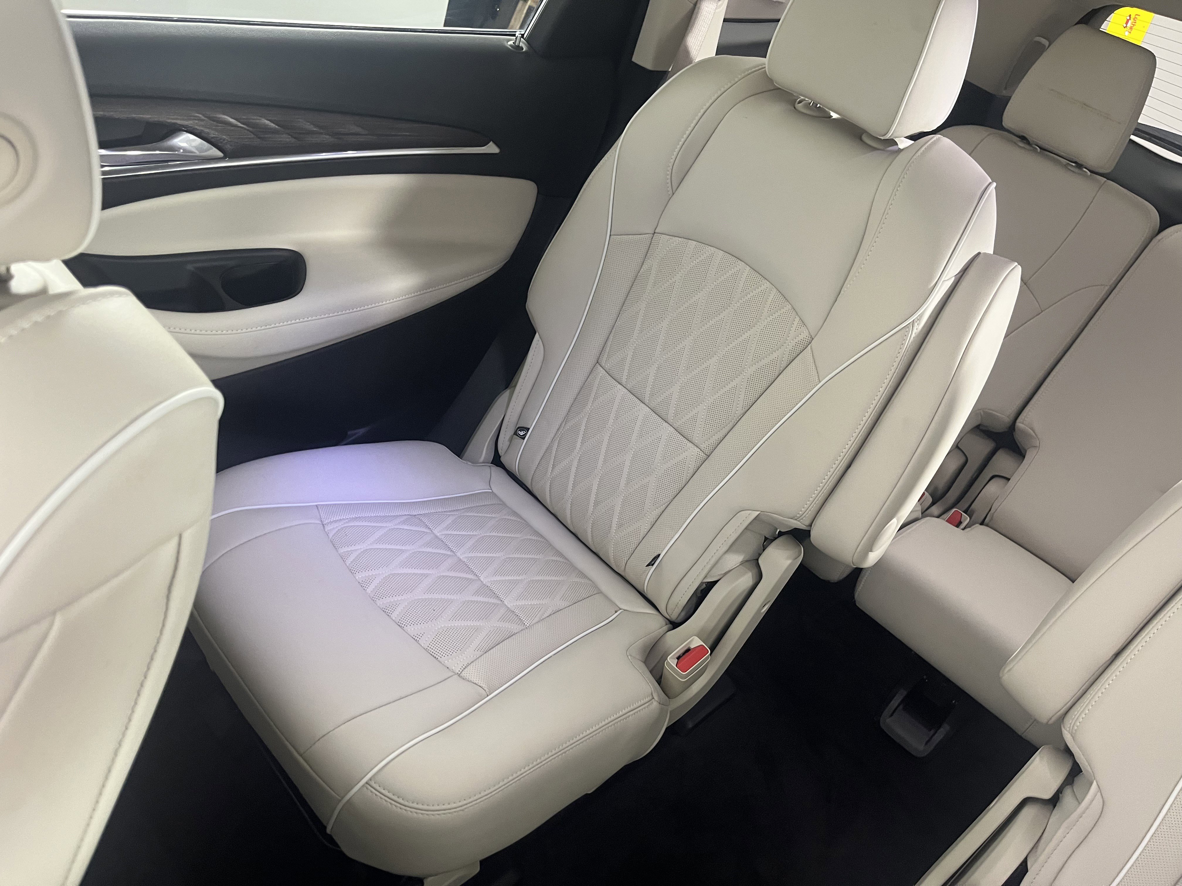 Used 2023 Buick Enclave Avenir w/ Avenir Technology Package image 22