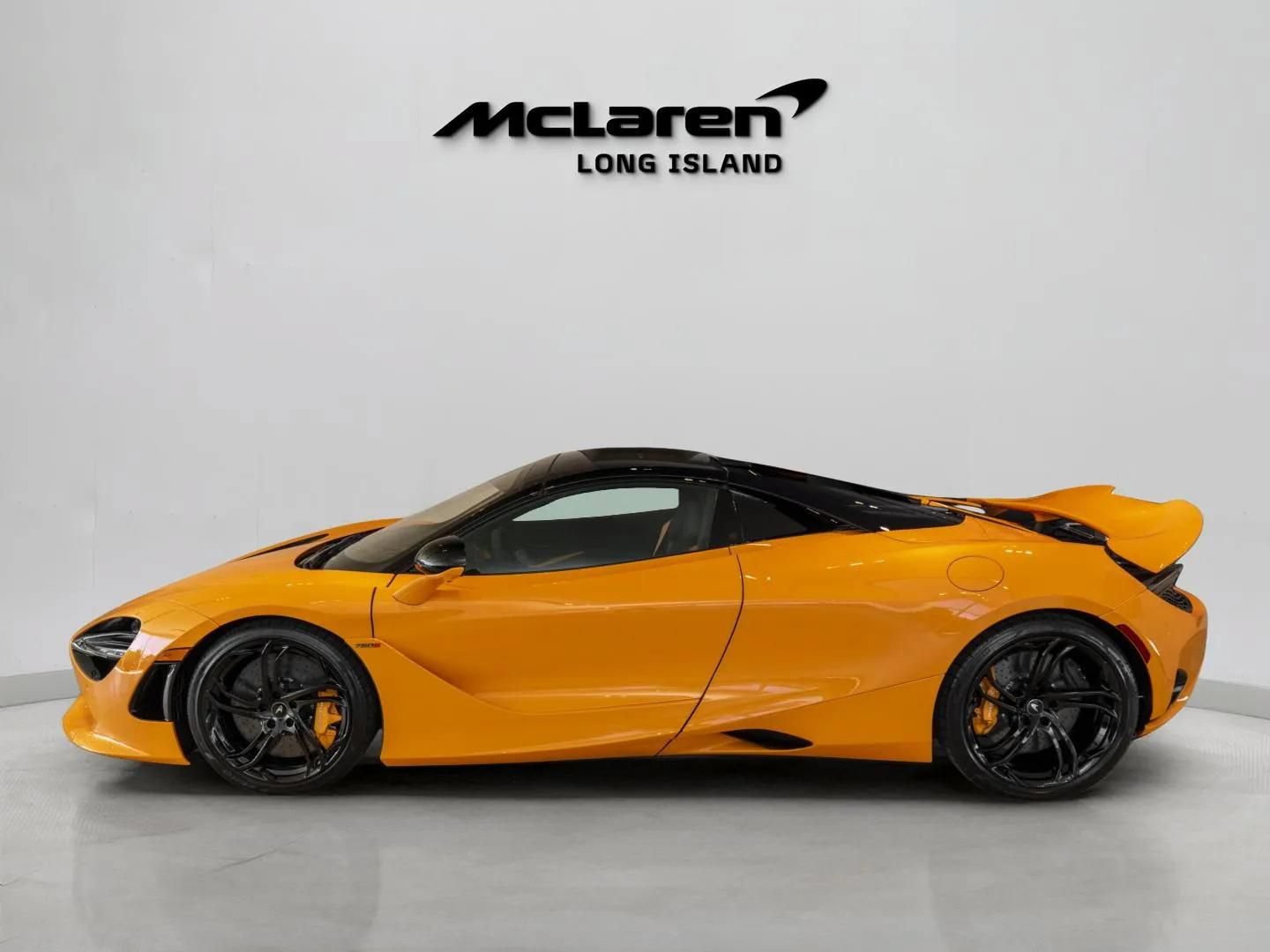 Used 2024 McLaren 750S Spider RWD image 10
