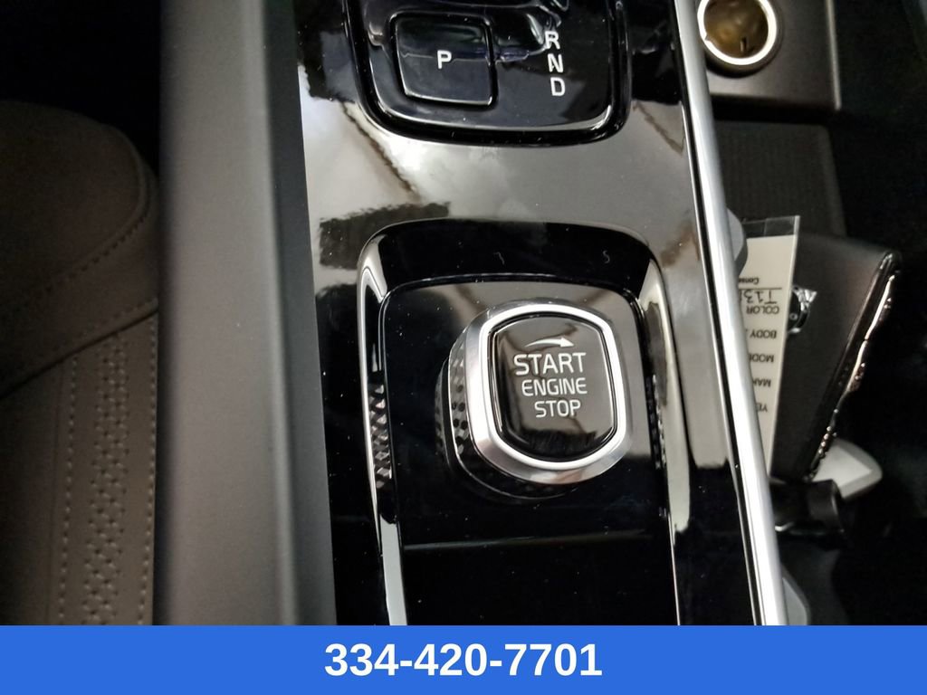 New 2026 Volvo XC60 B5 Plus w/ Climate Package image 28