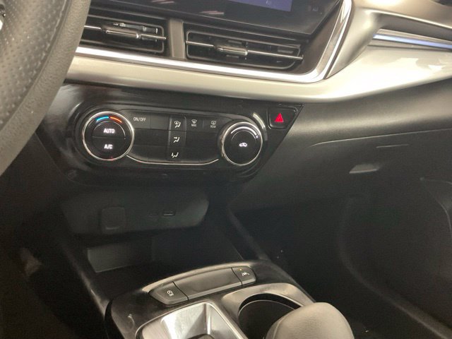 Used 2025 Chevrolet Trax LT FWD image 21