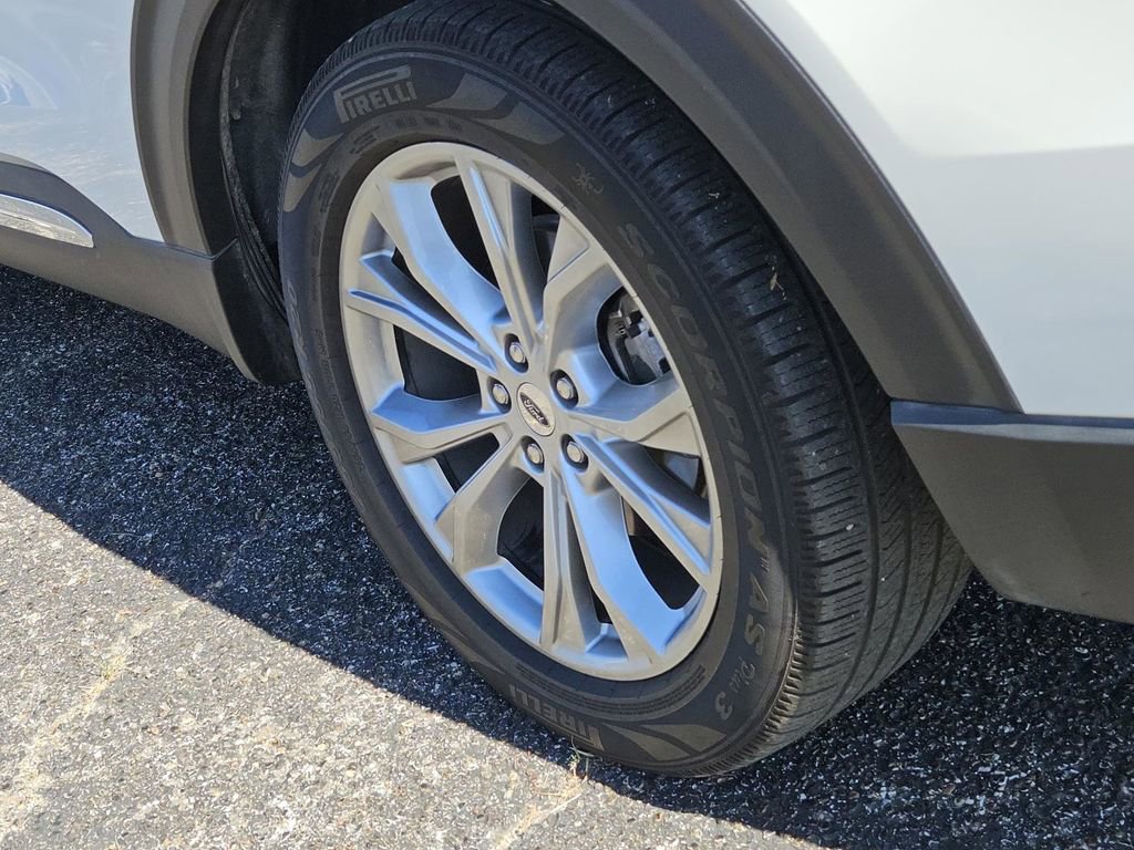 Used 2020 Ford Explorer XLT w/ Equipment Group 202A image 10