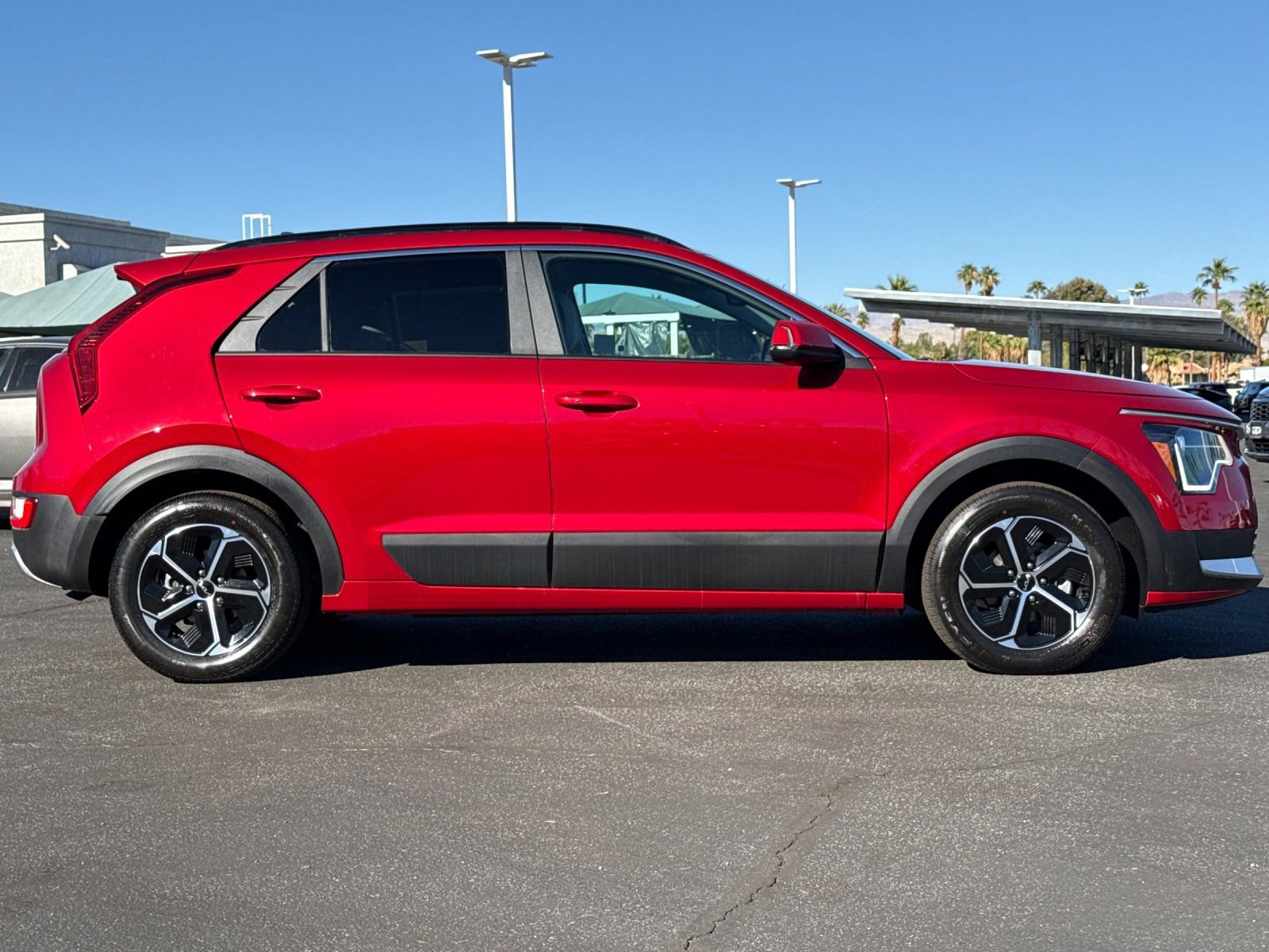 New 2025 Kia Niro EX image 2