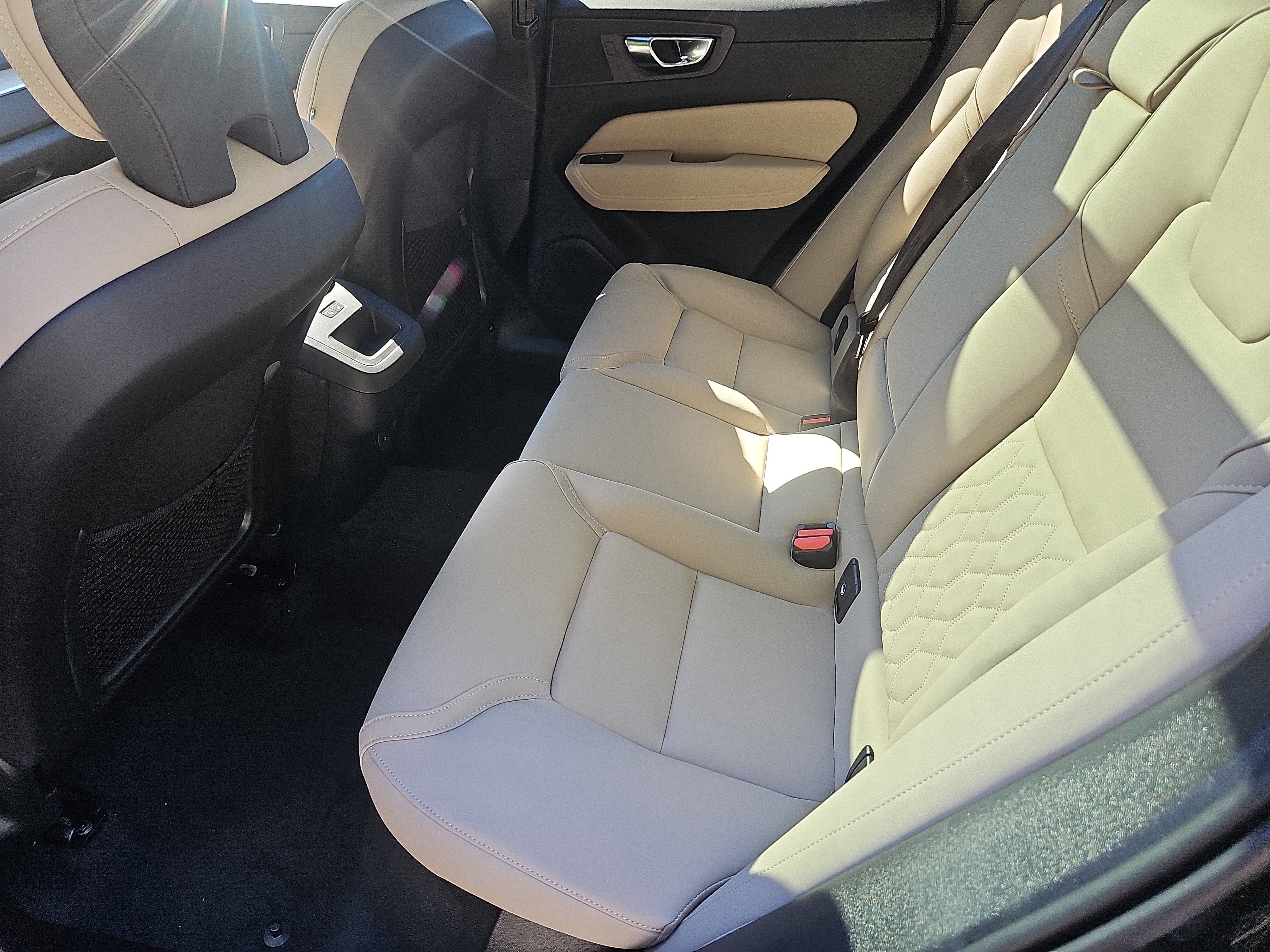 New 2027 Volvo XC60 B5 Core AWD/4WD image 21