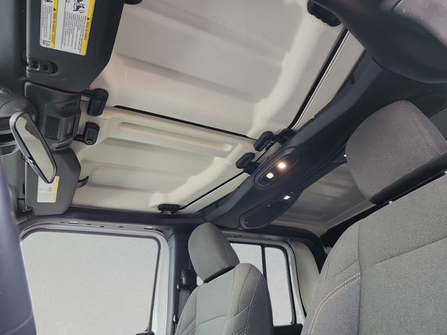 Used 2025 Jeep Gladiator Sport image 13