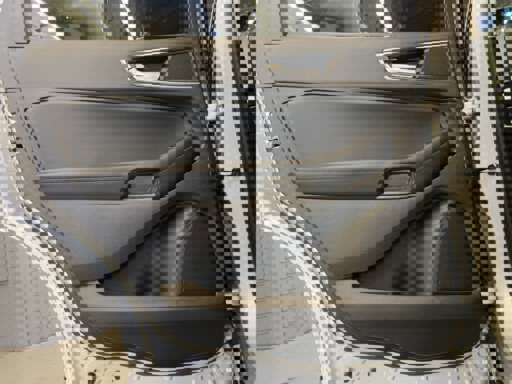 Used 2017 Ford Edge SEL w/ Equipment Group 201A image 31