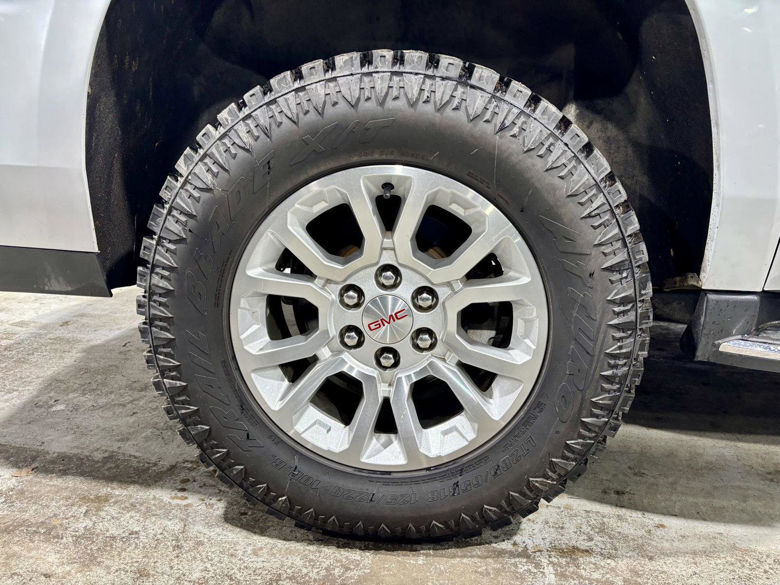 Used 2019 GMC Yukon XL SLT image 24