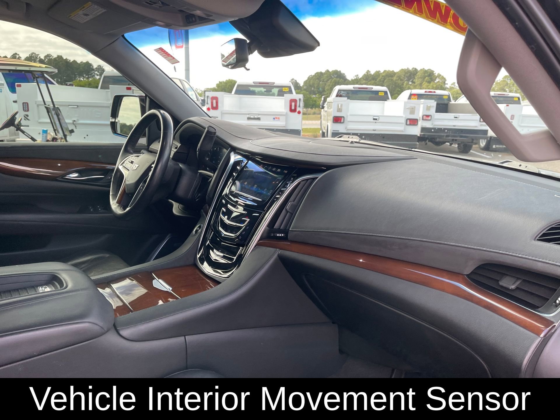 Used 2019 Cadillac Escalade ESV Premium Luxury RWD image 29