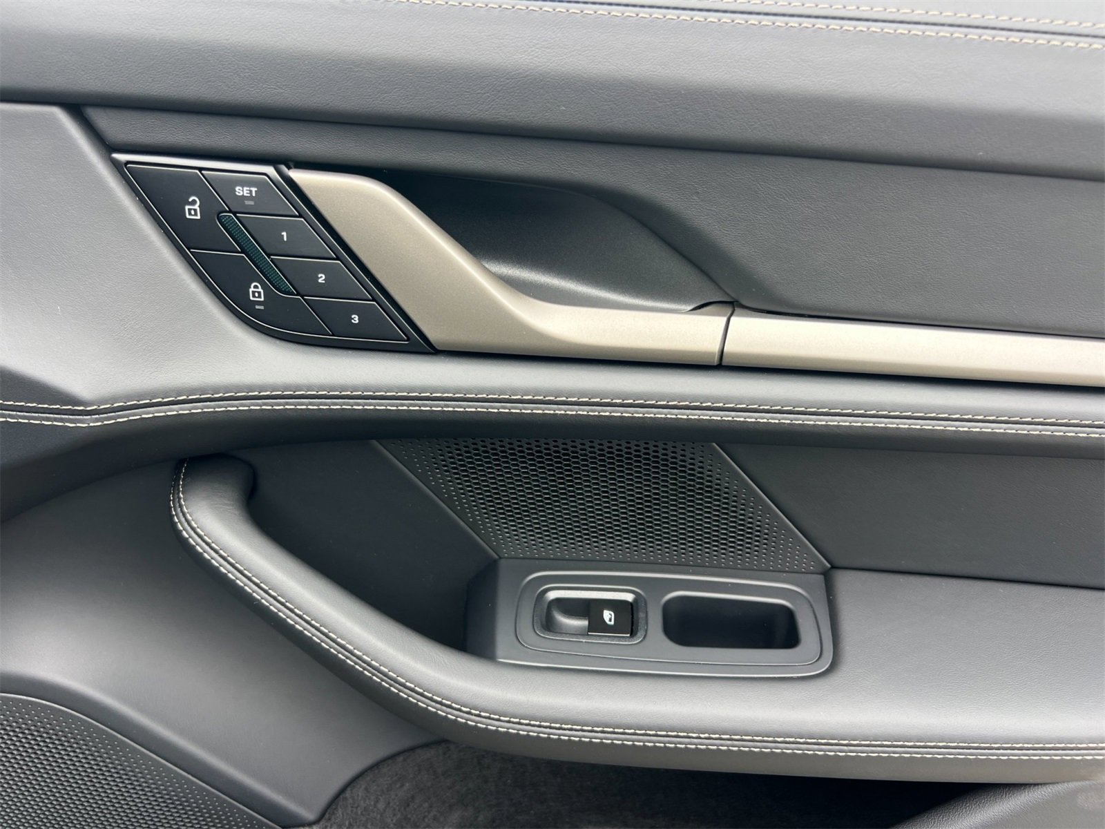 Used 2025 Porsche Taycan Turbo image 20