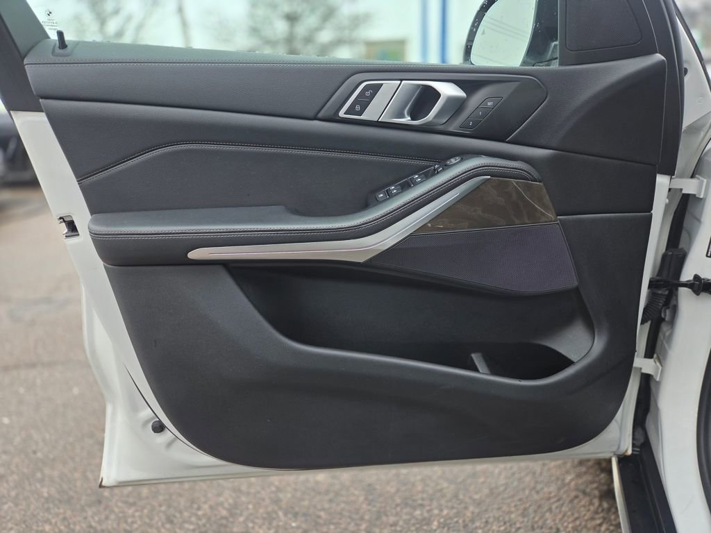 Used 2020 BMW X5 xDrive40i w/ Premium Package image 13