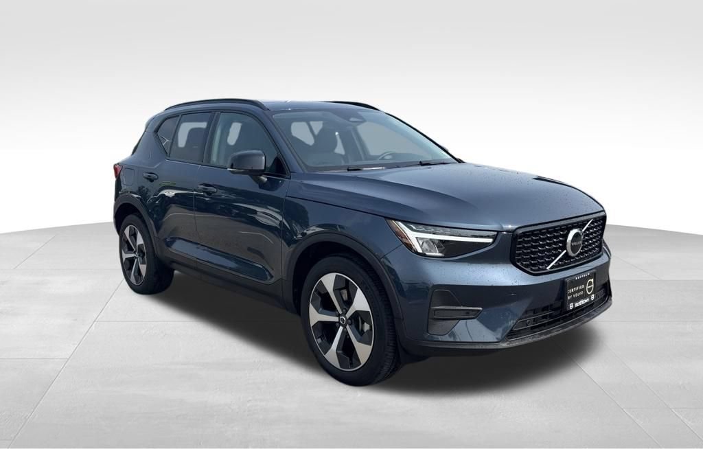 Certified 2026 Volvo XC40 B5 Core w/ Climate Package AWD/4WD image 35