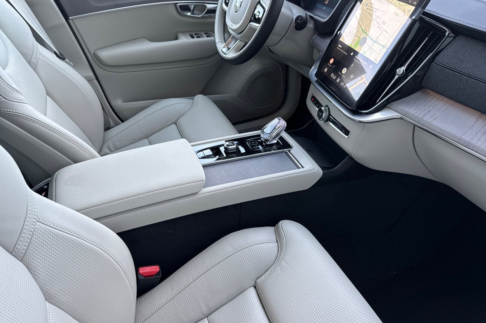 New 2026 Volvo XC90 B6 Ultra w/ Protection Package AWD/4WD image 17