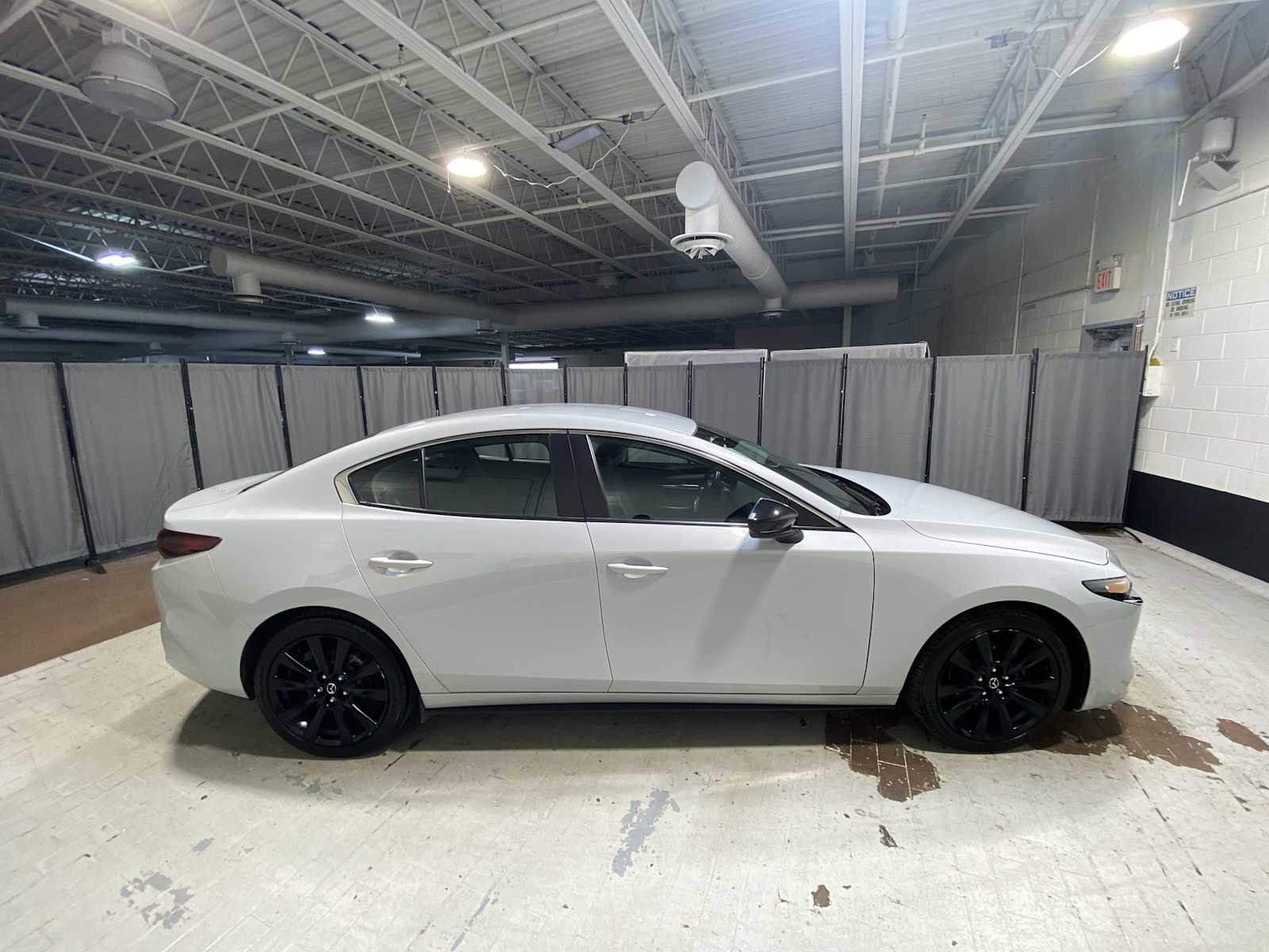 Used 2024 MAZDA MAZDA3 s FWD image 27