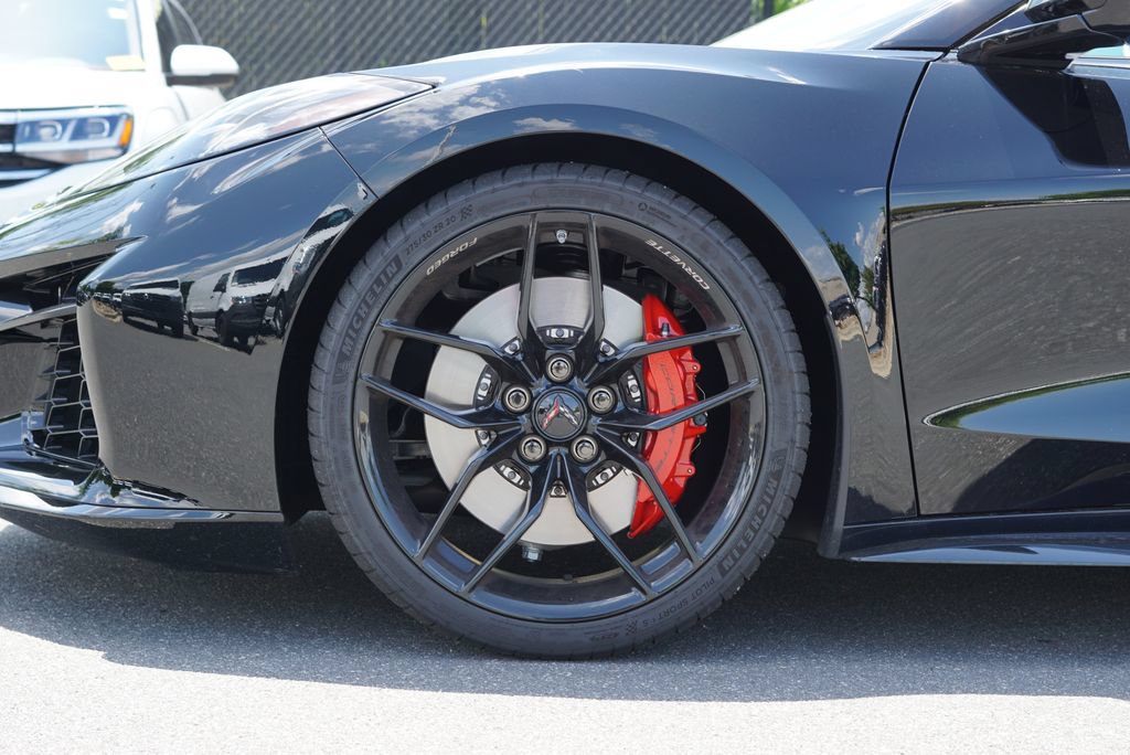 Used 2025 Chevrolet Corvette Z06 RWD image 9