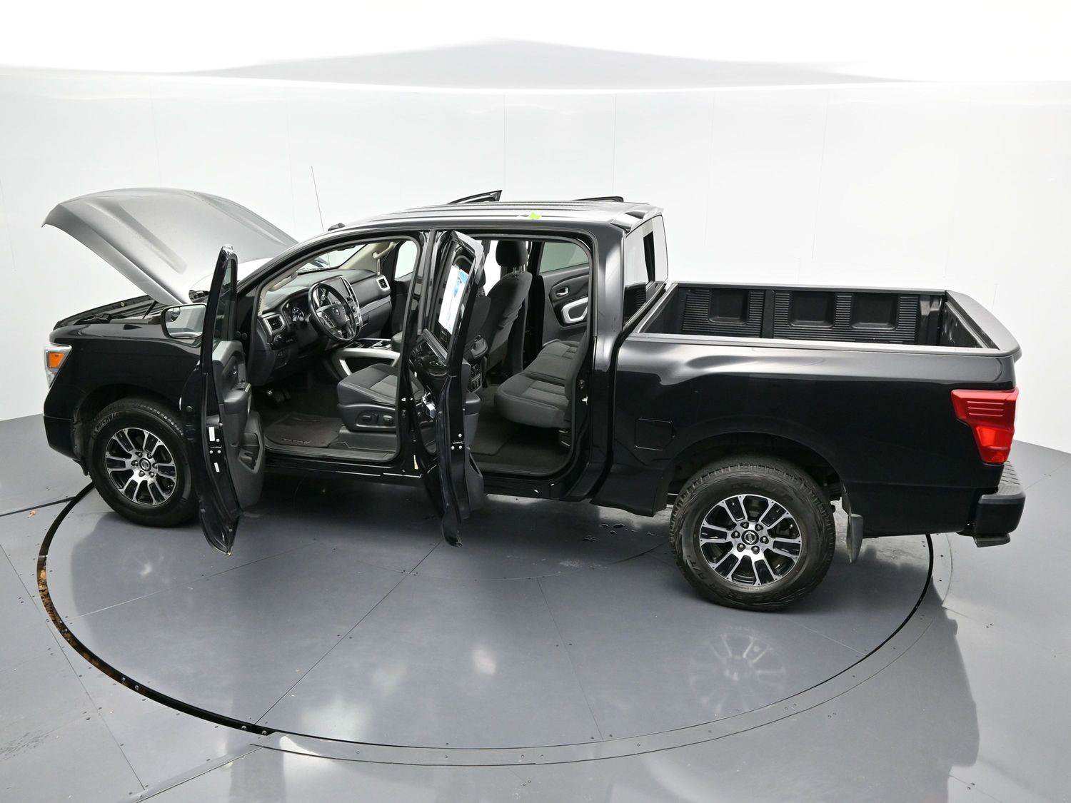 Used 2020 Nissan Titan SV w/ SV Convenience Package image 41