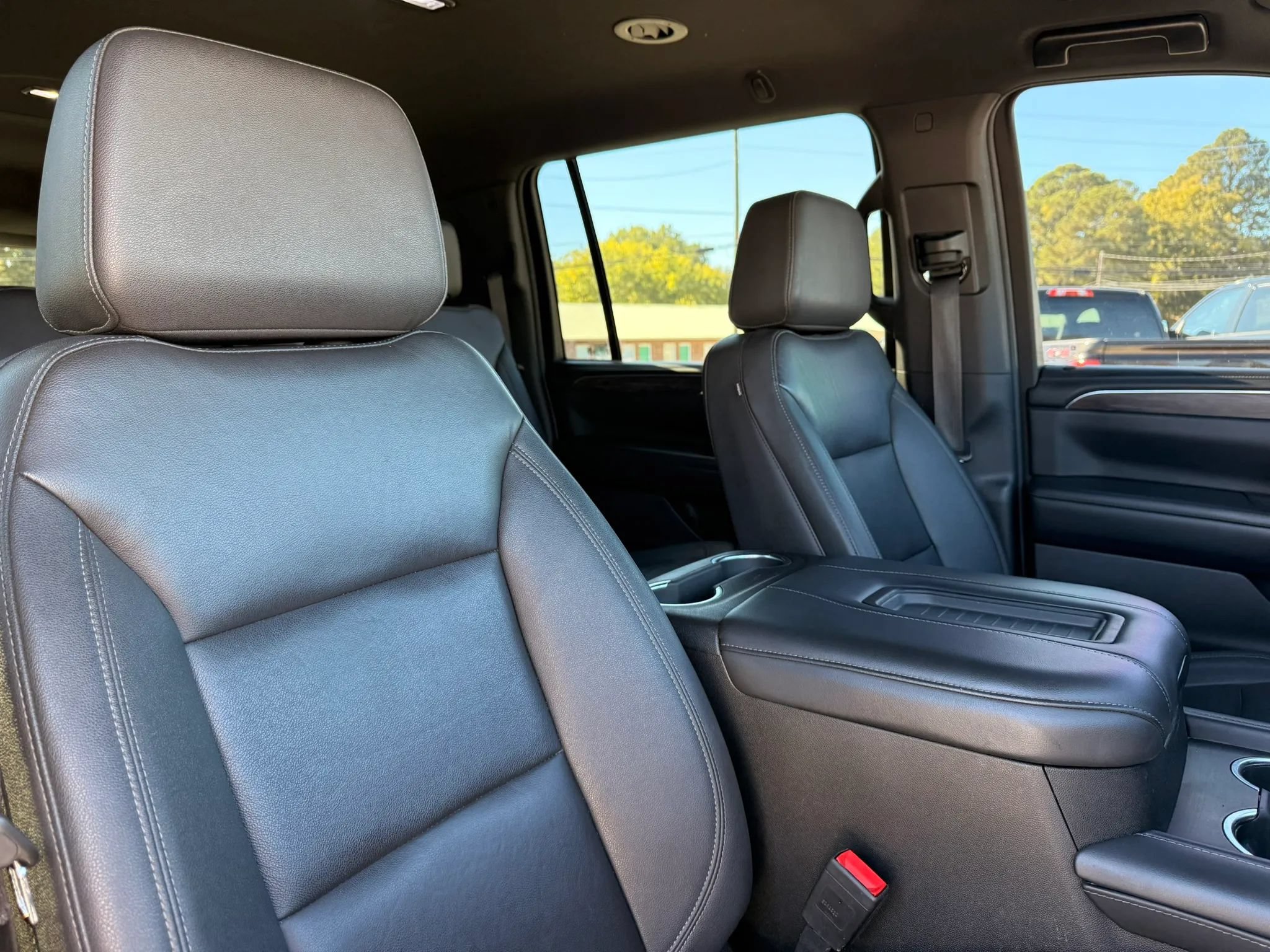 Used 2023 Chevrolet Suburban LT AWD/4WD image 35