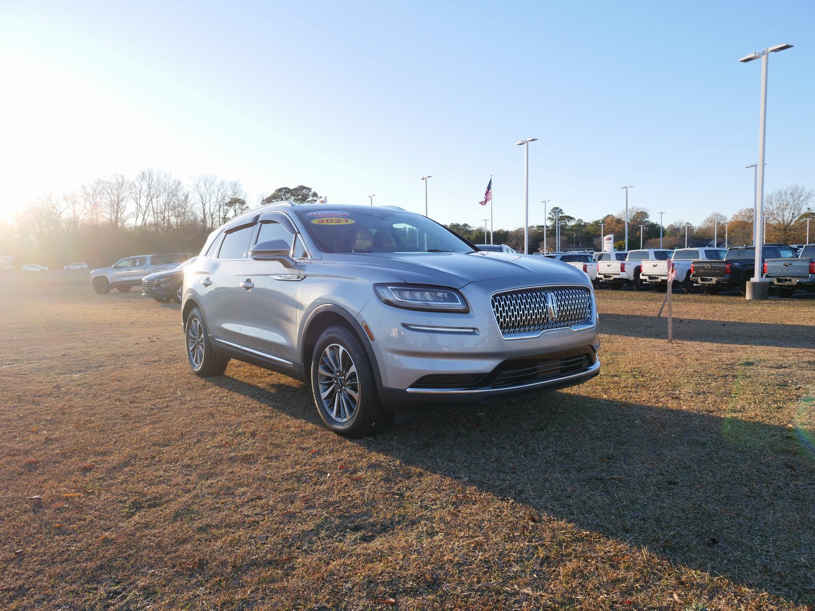 Used 2021 Lincoln Nautilus FWD w/ Equipment Group 101A image 9
