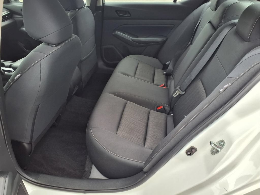 Used 2025 Nissan Altima 2.5 SV FWD image 23