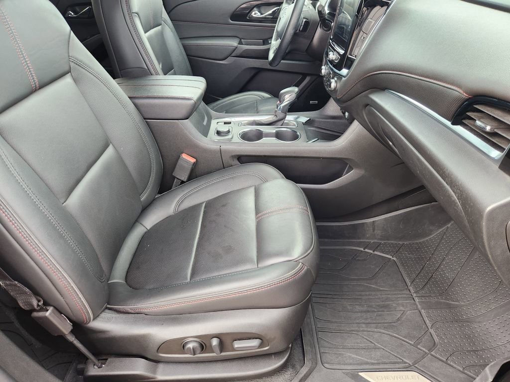 Used 2023 Chevrolet Traverse RS w/ LPO, Floor Liner Package image 17