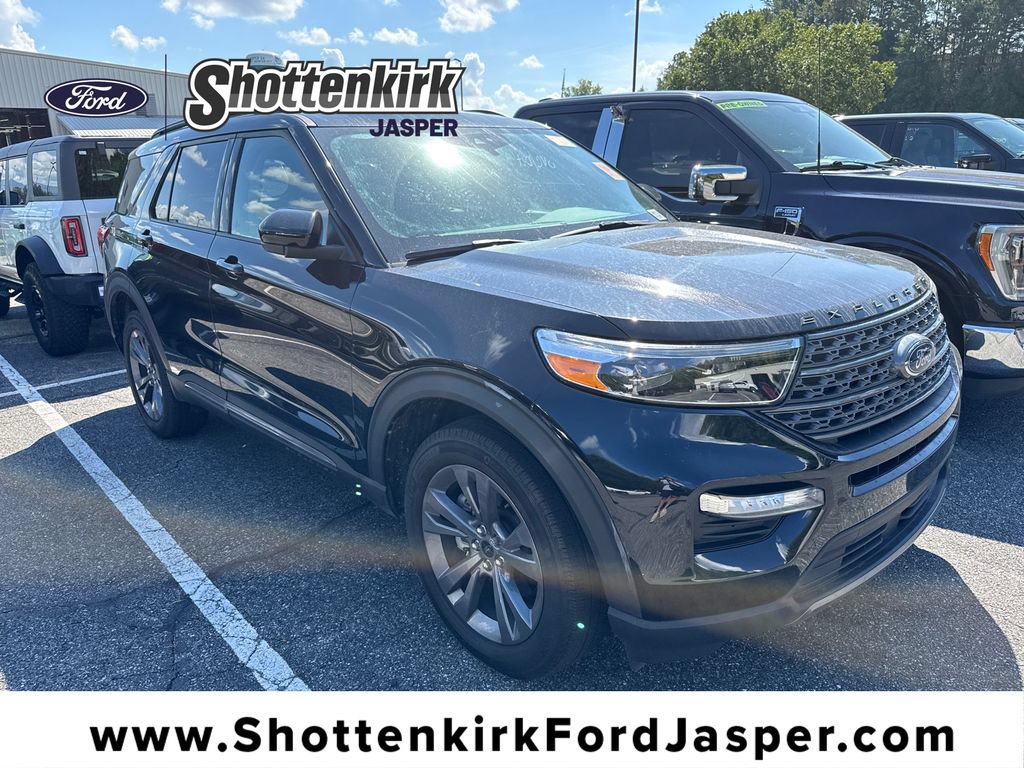 Used 2024 Ford Explorer XLT w/ Equipment Group 202A AWD/4WD image 1